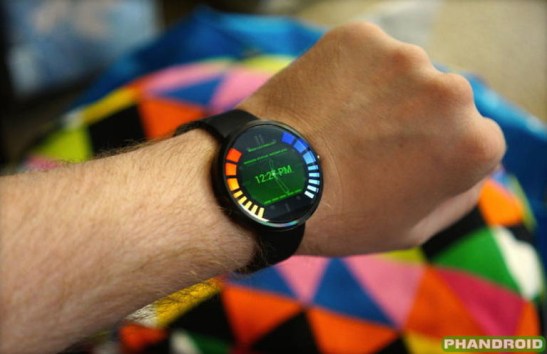 motorolas-new-smartwatch-has-a-goldeneye-007-interface
